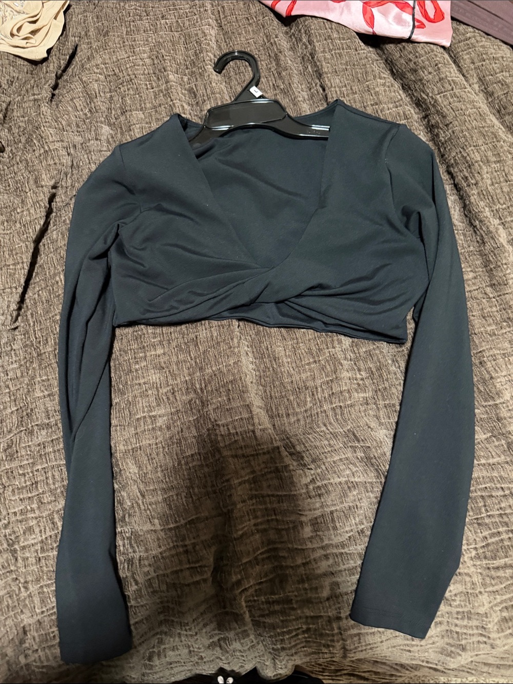 Fabletics Black Long-Sleeve Twist-Front Crop